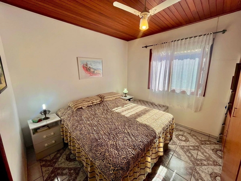 Casa com Suíte, Churrasqueira e Living Integrado: 24ª foto da galeria de imagens do imóvel