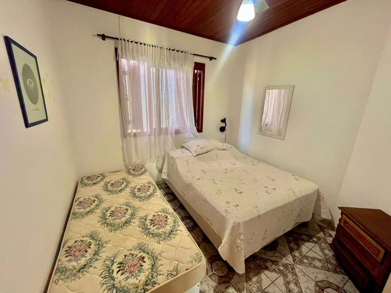 Casa com Suíte, Churrasqueira e Living Integrado: 25ª foto da galeria de imagens do imóvel