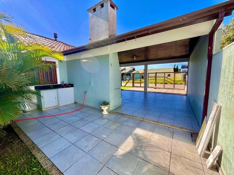 Casa com Suíte, Churrasqueira e Living Integrado: 3ª foto da galeria de imagens do imóvel