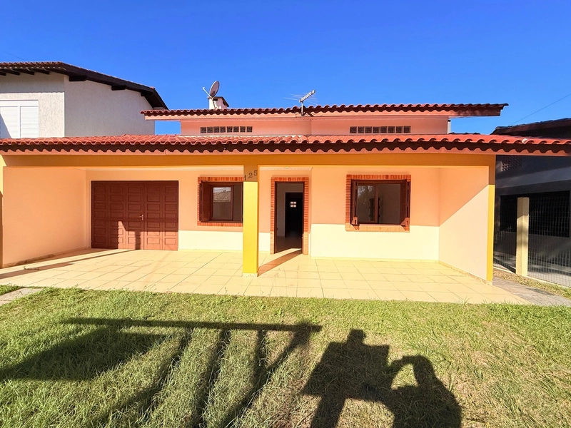 Linda Casa á Venda em Mariápolis com 3 Dormitórios: 3ª foto da galeria de imagens do imóvel