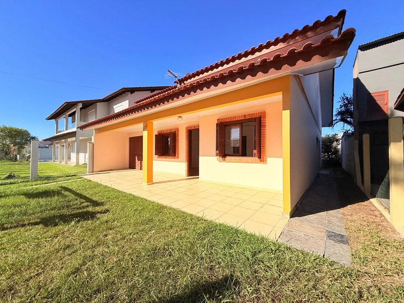 Linda Casa á Venda em Mariápolis com 3 Dormitórios: 1ª foto da galeria de imagens do imóvel