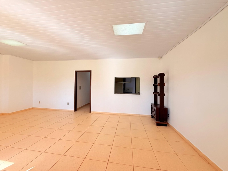 Linda Casa á Venda em Mariápolis com 3 Dormitórios: 5ª foto da galeria de imagens do imóvel