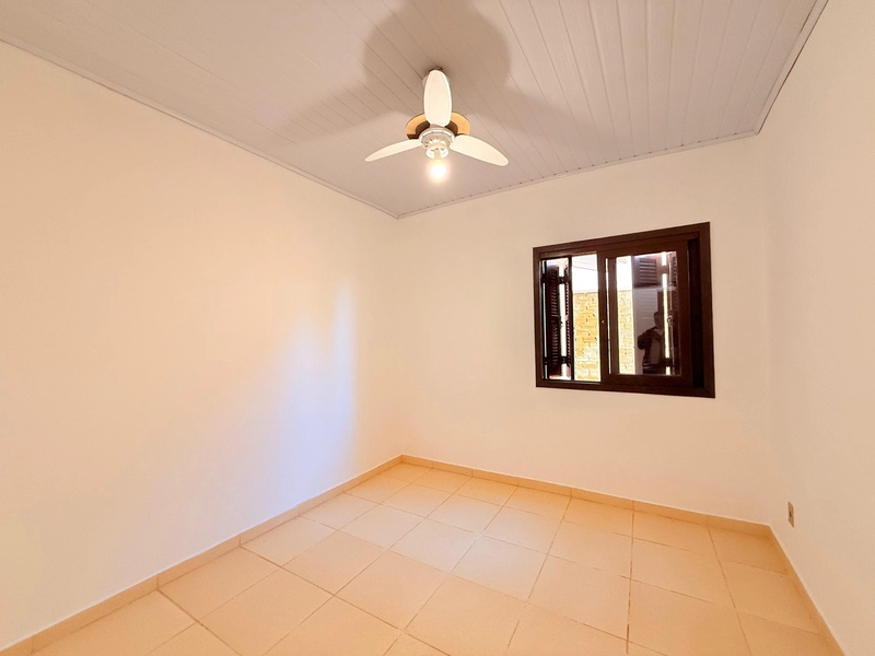 Linda Casa á Venda em Mariápolis com 3 Dormitórios: 10ª foto da galeria de imagens do imóvel
