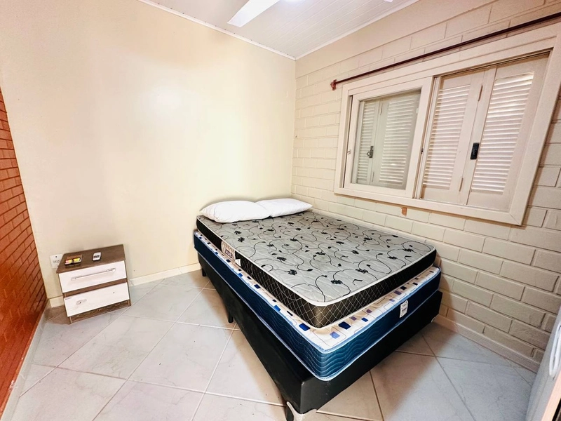 Ótima Casa com 4 Dormitórios e 2 Banheiros Sociais: 13ª foto da galeria de imagens do imóvel
