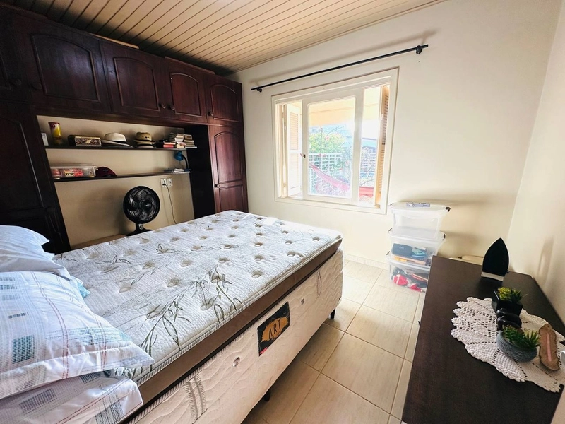 Ótima Casa com 4 Dormitórios e 2 Banheiros Sociais: 11ª foto da galeria de imagens do imóvel