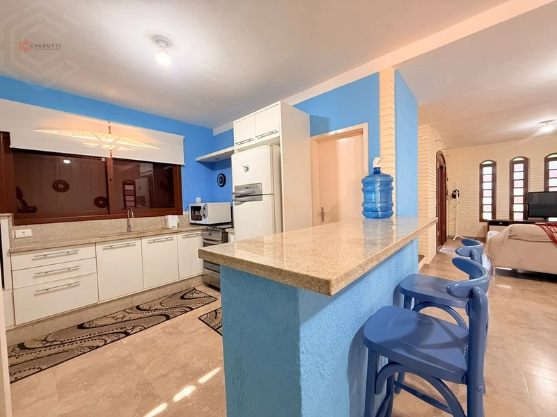 Casa Decorada a 150m do Mar com Ofurô e Churrasqueira!: 11ª foto da galeria de imagens do imóvel
