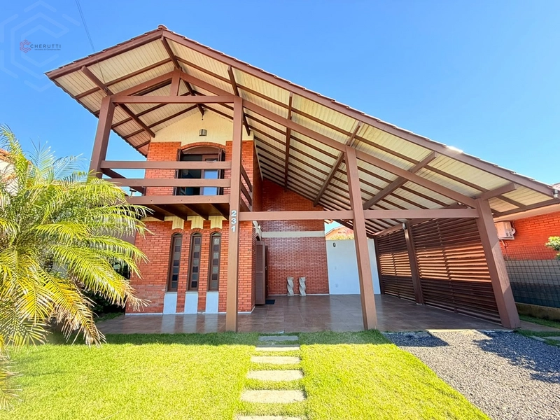 Casa Decorada a 150m do Mar com Ofurô e Churrasqueira!: 2ª foto da galeria de imagens do imóvel