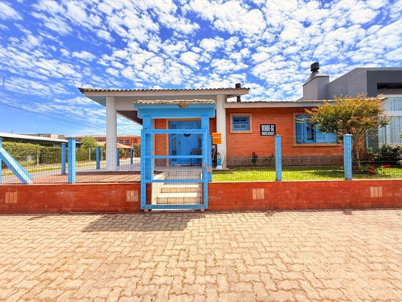 Linda Casa de Esquina, com uma Ótima Localização!: 1ª foto da galeria de imagens do imóvel