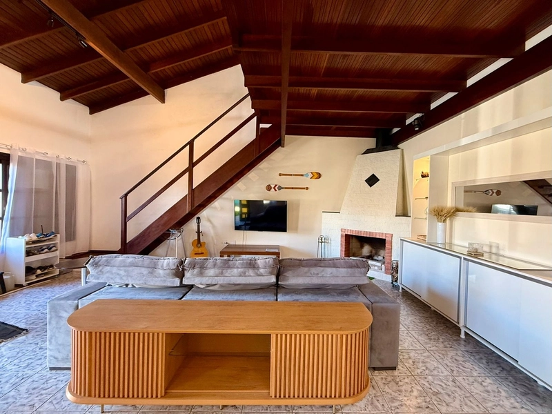 Linda Casa no Centro de Xangri-Lá com 3 Dormitórios e Lareira: 6ª foto da galeria de imagens do imóvel