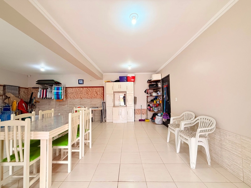 Linda Casa com Amplo Pátio, Lareira e 3 Dormitórios!: 16ª foto da galeria de imagens do imóvel