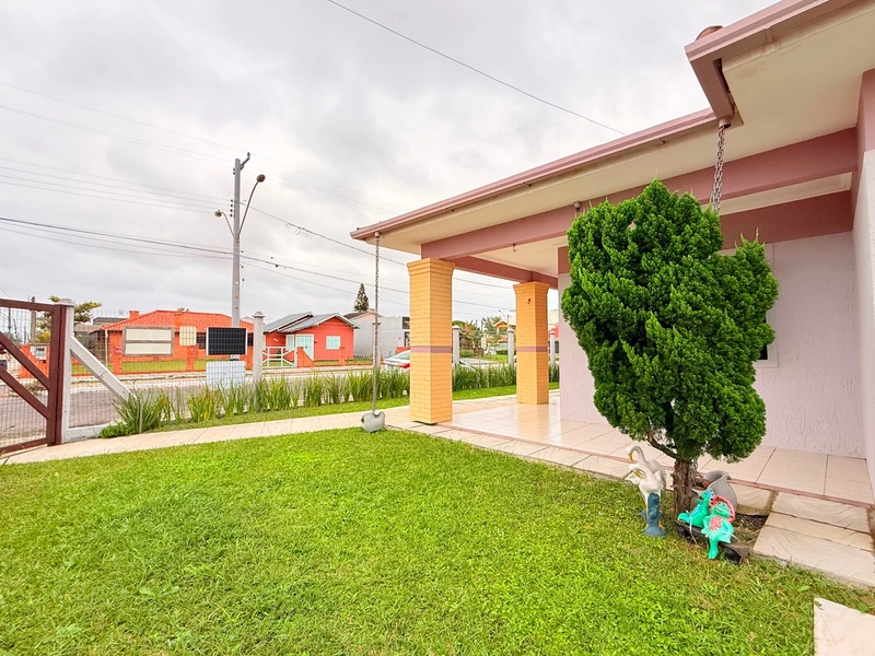 Linda Casa com Amplo Pátio, Lareira e 3 Dormitórios!: 3ª foto da galeria de imagens do imóvel