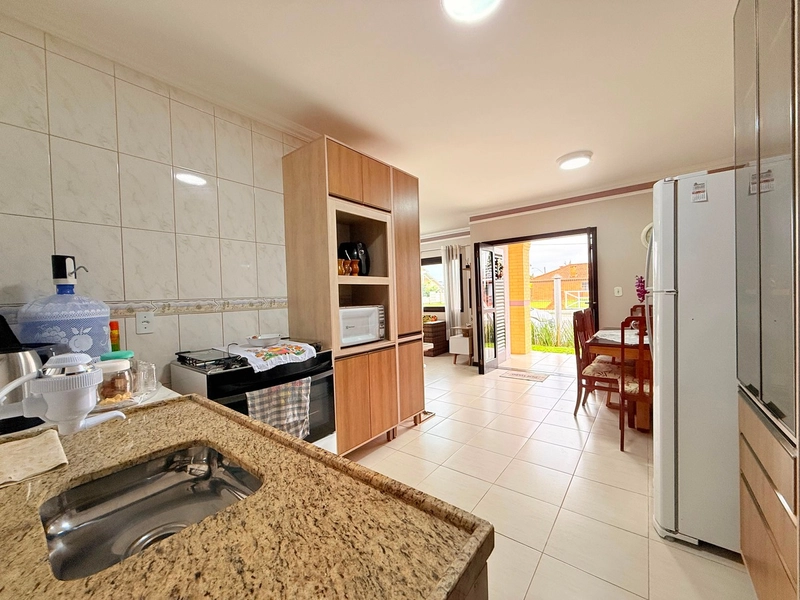 Linda Casa com Amplo Pátio, Lareira e 3 Dormitórios!: 10ª foto da galeria de imagens do imóvel