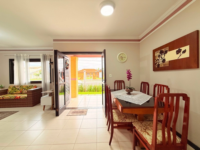 Linda Casa com Amplo Pátio, Lareira e 3 Dormitórios!: 12ª foto da galeria de imagens do imóvel