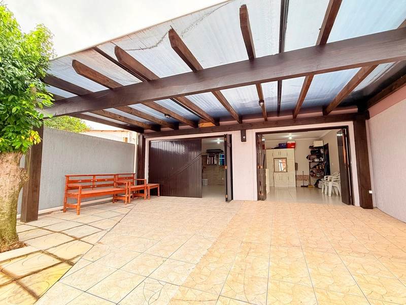 Linda Casa com Amplo Pátio, Lareira e 3 Dormitórios!: 5ª foto da galeria de imagens do imóvel