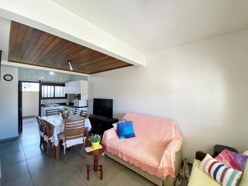 Duplex mobiliado a poucos metros do mar em Maristela: 5ª foto da galeria de imagens do imóvel