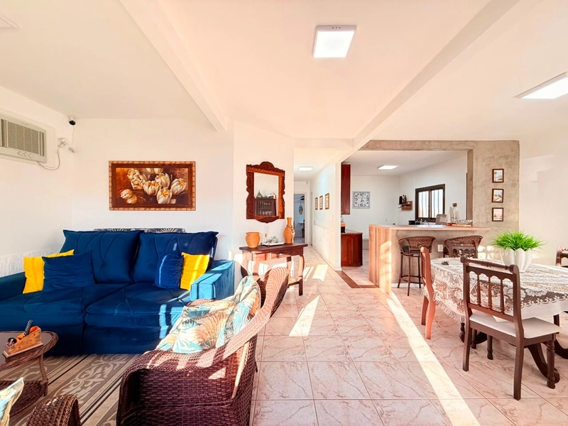 Casa Completa à Venda  com Pátio Amplo e Living Amplo!: 3ª foto da galeria de imagens do imóvel