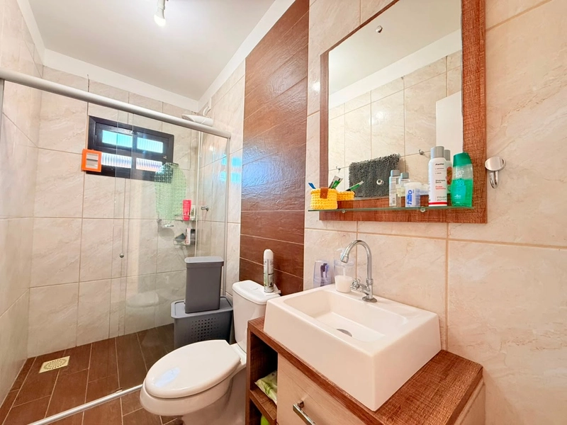 Casa Completa à Venda  com Pátio Amplo e Living Amplo!: 5ª foto da galeria de imagens do imóvel