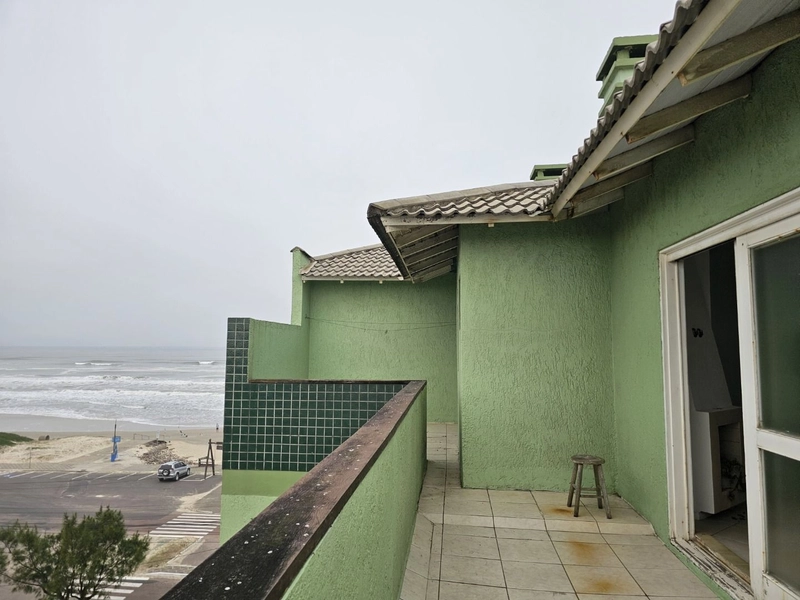Apartamento à venda em Atlantida Sul: 1ª foto da galeria de imagens do imóvel