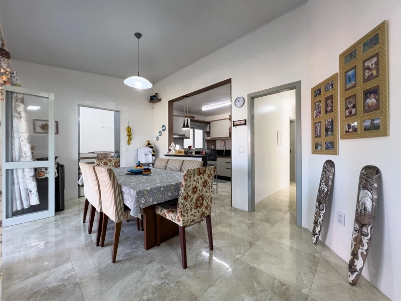 Casa à venda na Praia Arpoador: 2ª foto da galeria de imagens do imóvel