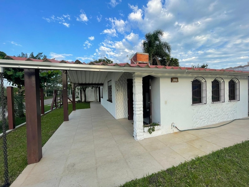 Casa de Esquina com Excelente Localização e Pátio Amplo: 2ª foto da galeria de imagens do imóvel