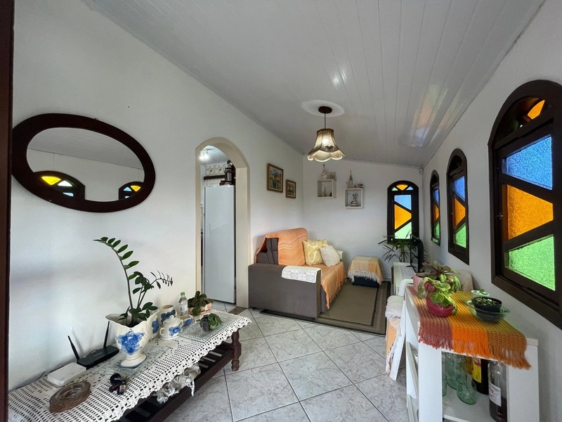 Casa de Esquina com Excelente Localização e Pátio Amplo: 4ª foto da galeria de imagens do imóvel