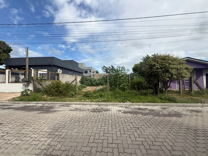Terreno á Venda com Ótima Localização em Rua Pavimentada!: 2ª foto da galeria de imagens do imóvel