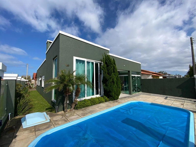 Casa espaçosa com suíte, lareira e piscina privativa!: 4ª foto da galeria de imagens do imóvel