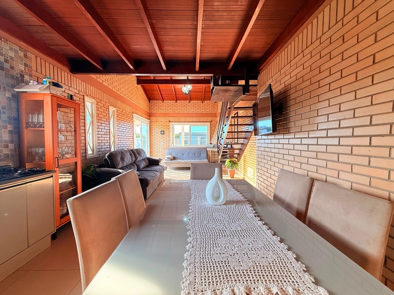 Linda Casa em Atântida Sul com 3 Dormitórios e Living Integrado!: 8ª foto da galeria de imagens do imóvel