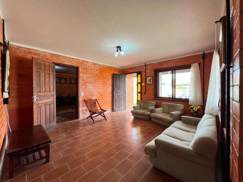 Linda Casa com 3 Dormitórios e Pátio Amplo!: 7ª foto da galeria de imagens do imóvel
