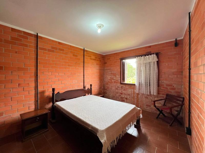 Linda Casa com 3 Dormitórios e Pátio Amplo!: 13ª foto da galeria de imagens do imóvel