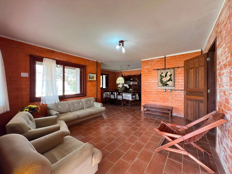 Linda Casa com 3 Dormitórios e Pátio Amplo!: 5ª foto da galeria de imagens do imóvel