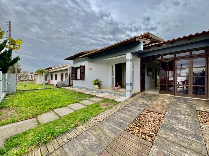 Linda Casa com 3 Dormitórios, Espaço Gourmet e Piscina Aquecida!: 3ª foto da galeria de imagens do imóvel