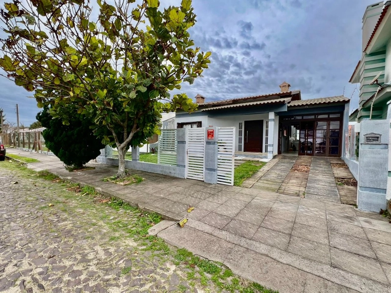 Linda Casa com 3 Dormitórios, Espaço Gourmet e Piscina Aquecida!: 2ª foto da galeria de imagens do imóvel