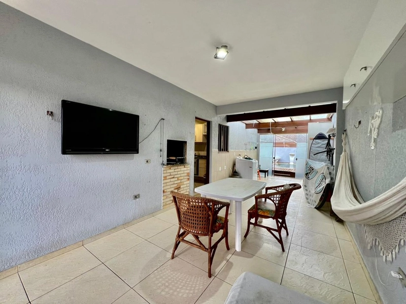 Linda Casa com 3 Dormitórios, Espaço Gourmet e Piscina Aquecida!: 13ª foto da galeria de imagens do imóvel
