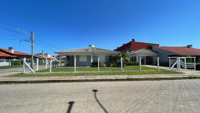 Casa Alto Padrão Mobiliada com Piscina e Espaço Gourmet: 1ª foto da galeria de imagens do imóvel