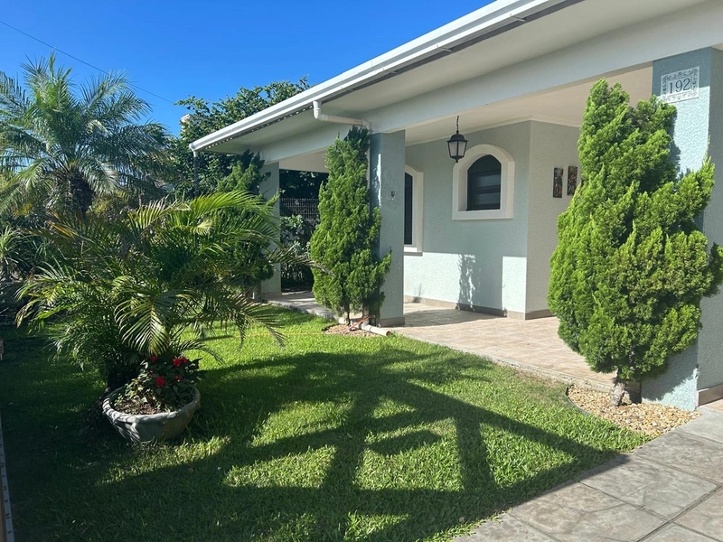 Linda Casa com Piscina em Rainha do Mar!: 3ª foto da galeria de imagens do imóvel