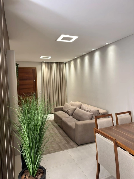 Casa Moderna com Suíte, Acabamento Impecavel e Ótima Iluminação!: 3ª foto da galeria de imagens do imóvel
