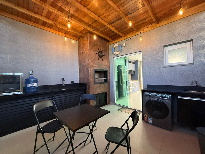 Sobrado Mobiliado com 2 Suítes, Espaço Gourmet e Living Integrado: 10ª foto da galeria de imagens do imóvel