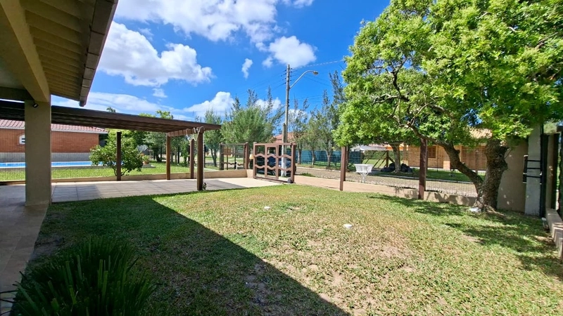 Linda Casa Á Venda com 3 Dormitórios, 2 Suítes e Piscina: 16ª foto da galeria de imagens do imóvel