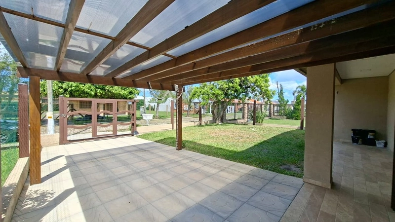 Linda Casa Á Venda com 3 Dormitórios, 2 Suítes e Piscina: 17ª foto da galeria de imagens do imóvel