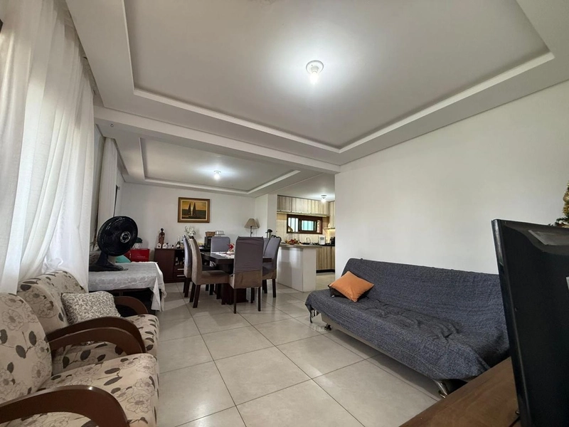 Ótima Casa no Centro de Xangri-Lá com 3 Dormitórios!: 2ª foto da galeria de imagens do imóvel
