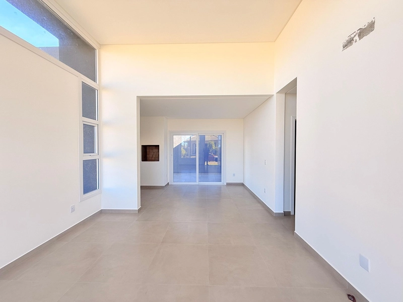 Linda Casa em Atlântida Sul: 4ª foto da galeria de imagens do imóvel
