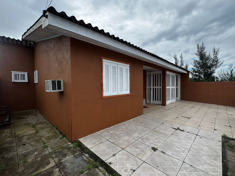Casa 3 Dormitórios com Suíte e Churrasqueira em Atlântida Sul: 2ª foto da galeria de imagens do imóvel