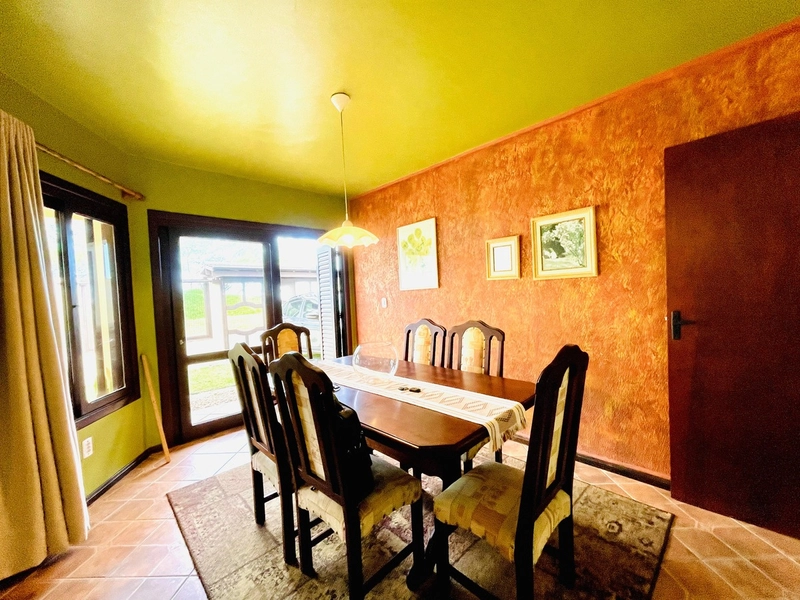 Linda Casa Pronta para morar com 4 Dormitórios e 2 suítes!: 9ª foto da galeria de imagens do imóvel