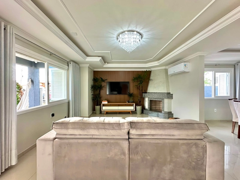 Linda Casa em Atlântida Sul com 4 Suítes e Piscina!: 7ª foto da galeria de imagens do imóvel