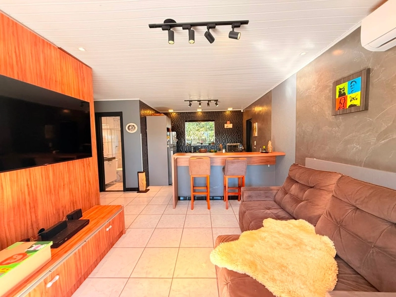 Linda Casa Semi-mobiliada, com 3 Dormitórios e 2 Banheiros sociais!: 3ª foto da galeria de imagens do imóvel