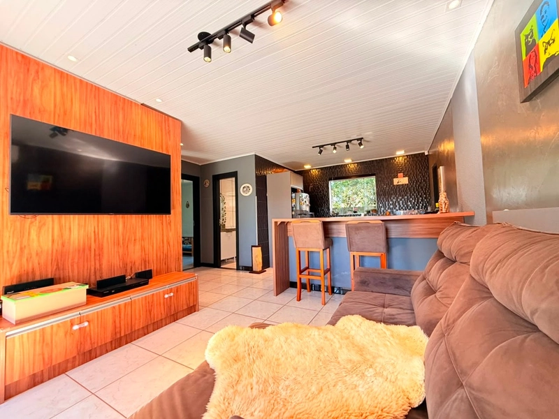 Linda Casa Semi-mobiliada, com 3 Dormitórios e 2 Banheiros sociais!: 4ª foto da galeria de imagens do imóvel