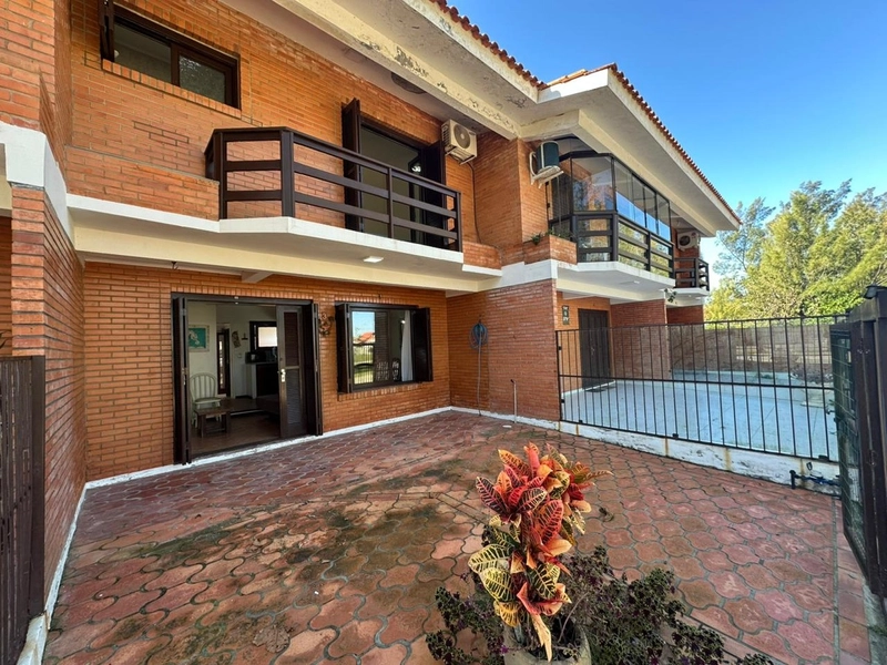 Duplex à Venda no Centro de Xangri-Lá: 1ª foto da galeria de imagens do imóvel