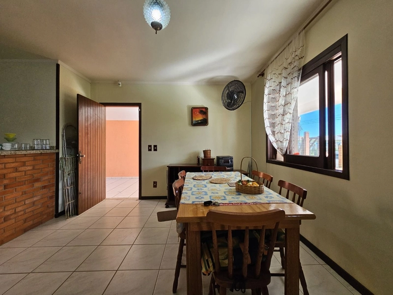 Linda Casa à venda em  Rainha Do Mar: 4ª foto da galeria de imagens do imóvel
