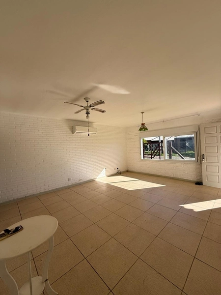 Ótima Casa em Xangri-Lá com 3 Dormitórios: 3ª foto da galeria de imagens do imóvel